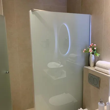 Athanasia And لايميناس