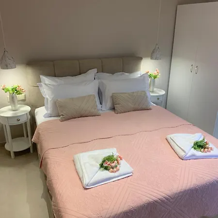 Villa Athanasia And Apartments Hotel de apartamente 4*