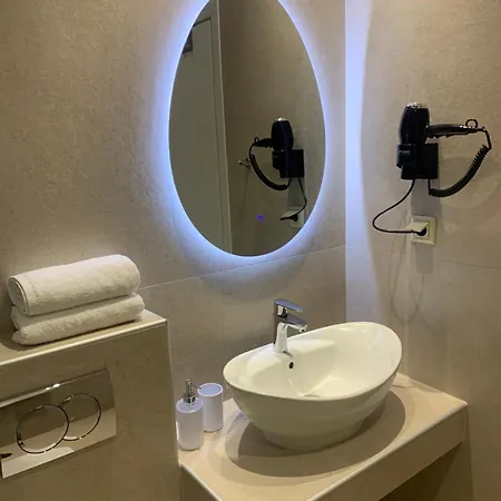 Athanasia And لايميناس