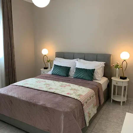 Villa Athanasia And Apartments 4*