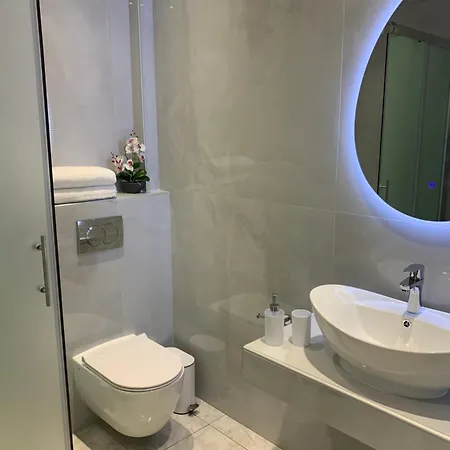 شقة فندقية Athanasia And 4*