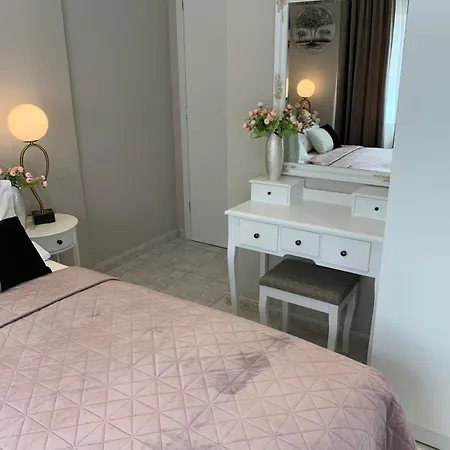 Athanasia And لايميناس