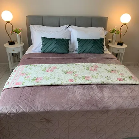 Athanasia And شقة فندقية 4*