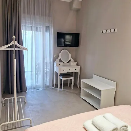 Villa Athanasia And Apartments 4*