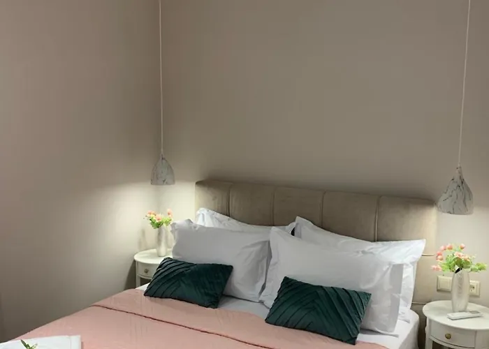 Athanasia And Apartmanhotel
